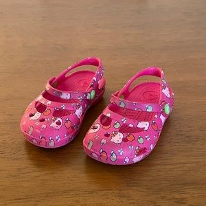 Toddler Hello Kitty Pink Mary Jane Crocs.  Size 8C